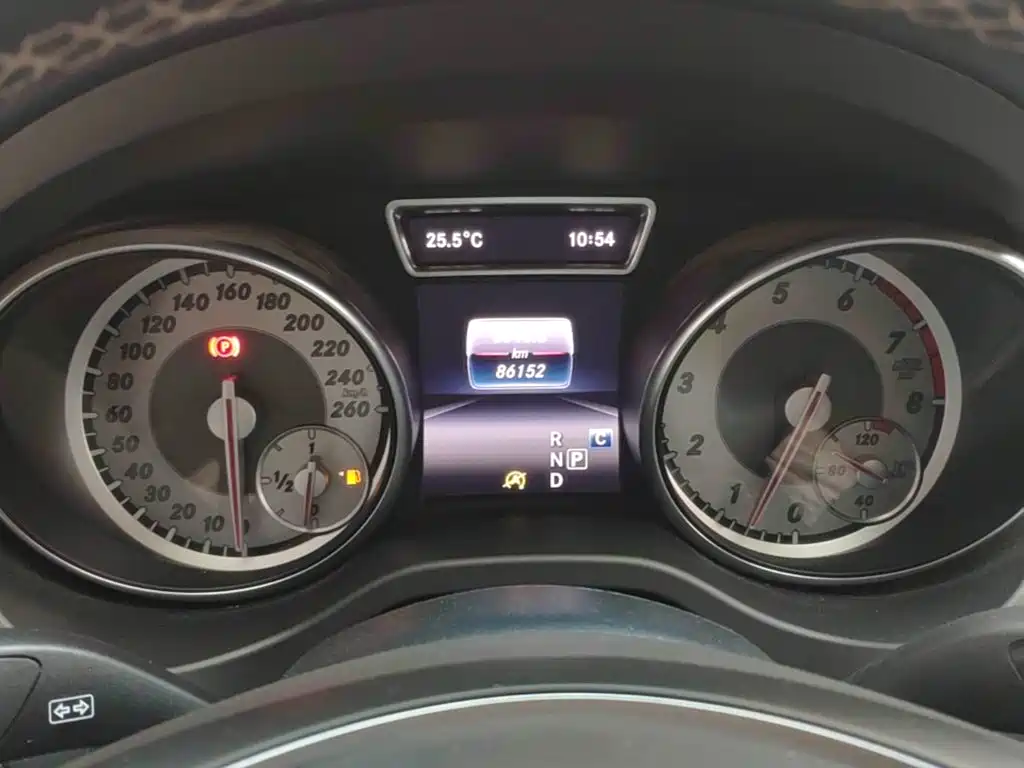 Mercedes-Benz GLA — миниатюра 12
