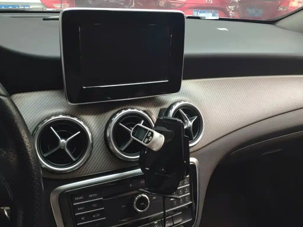 Mercedes-Benz GLA — миниатюра 13