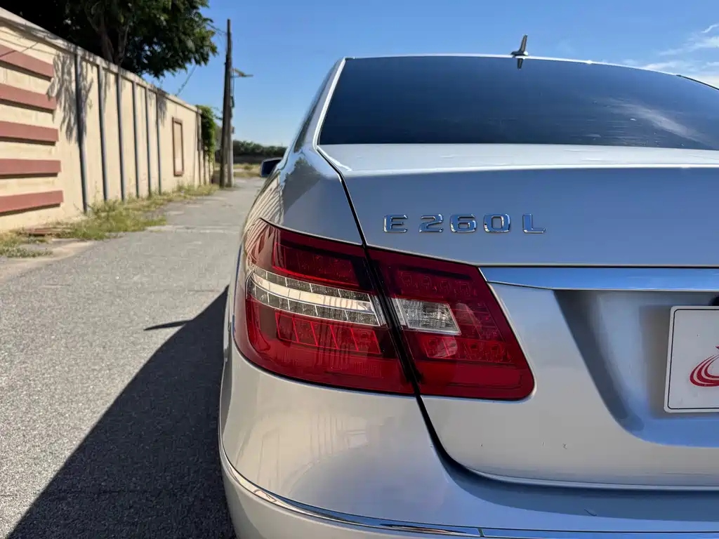 Mercedes-Benz E-Class — миниатюра 25