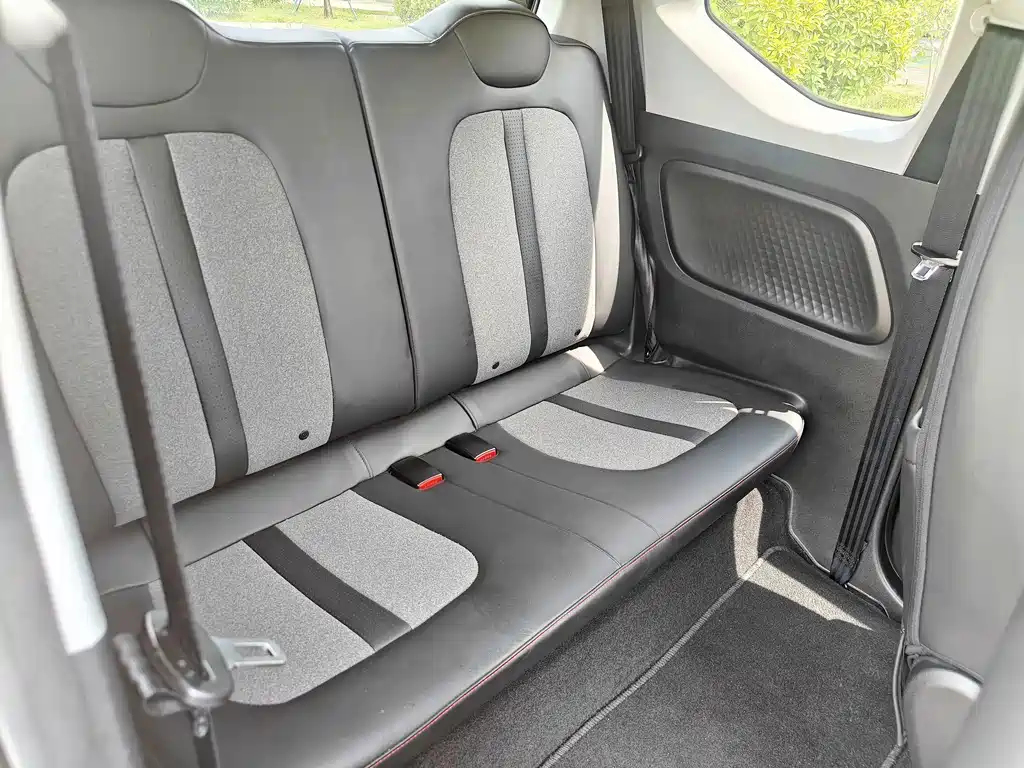 Wuling MINIEV — миниатюра 15