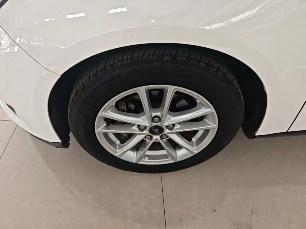 Ford Focus — миниатюра 23