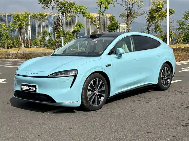 AITO WISDOM WORLD R7 2025