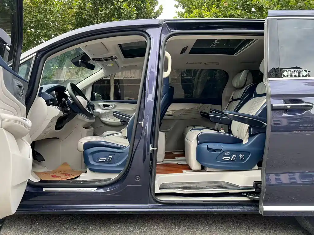 Roewe iMAX8 — миниатюра 3