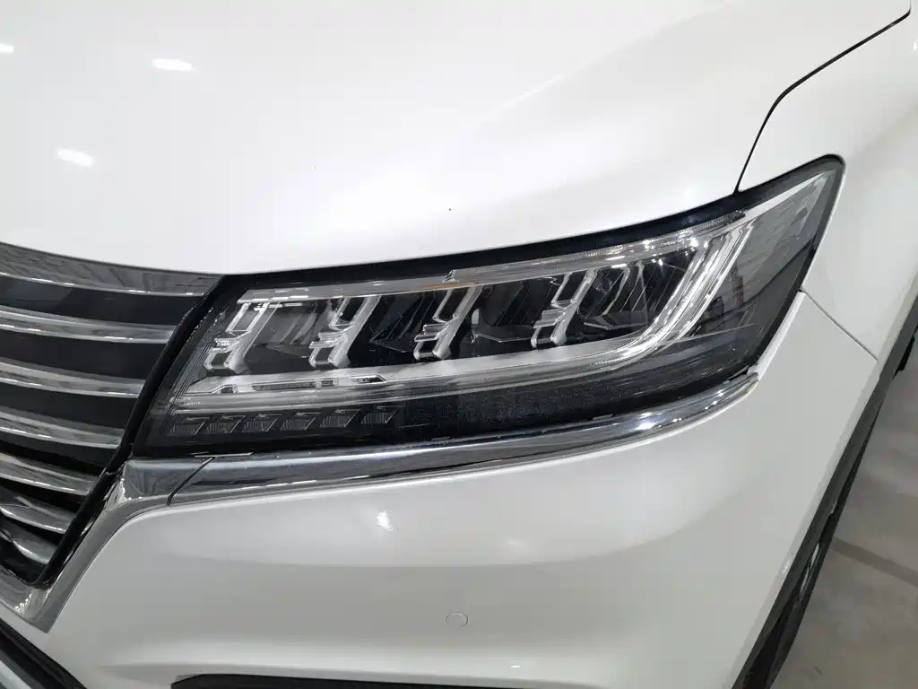 Roewe RX5 New Energy — миниатюра 7