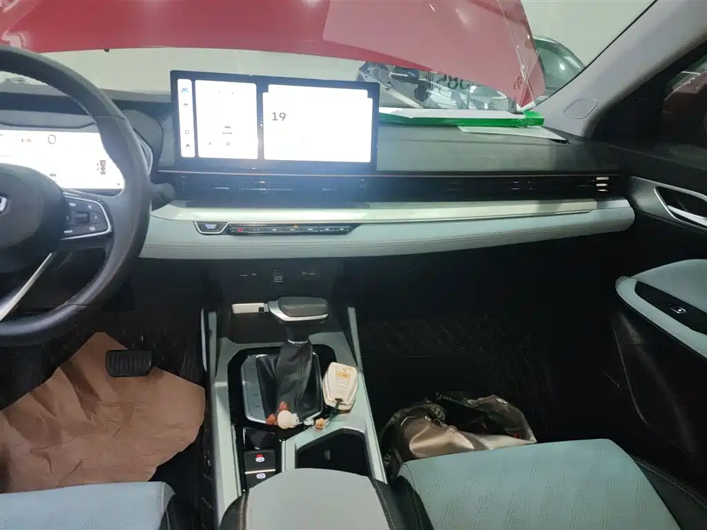 Geely Emgrand L 2022