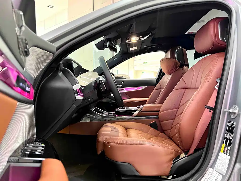 BMW i7 — миниатюра 7