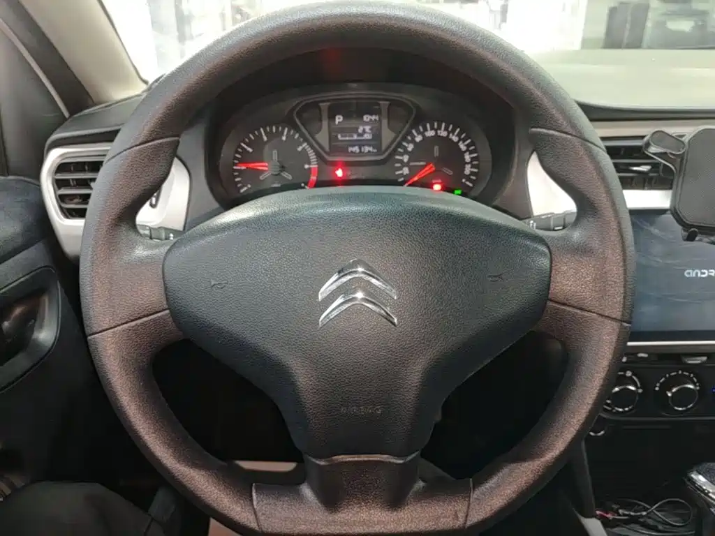 Citroen Elysee — миниатюра 11