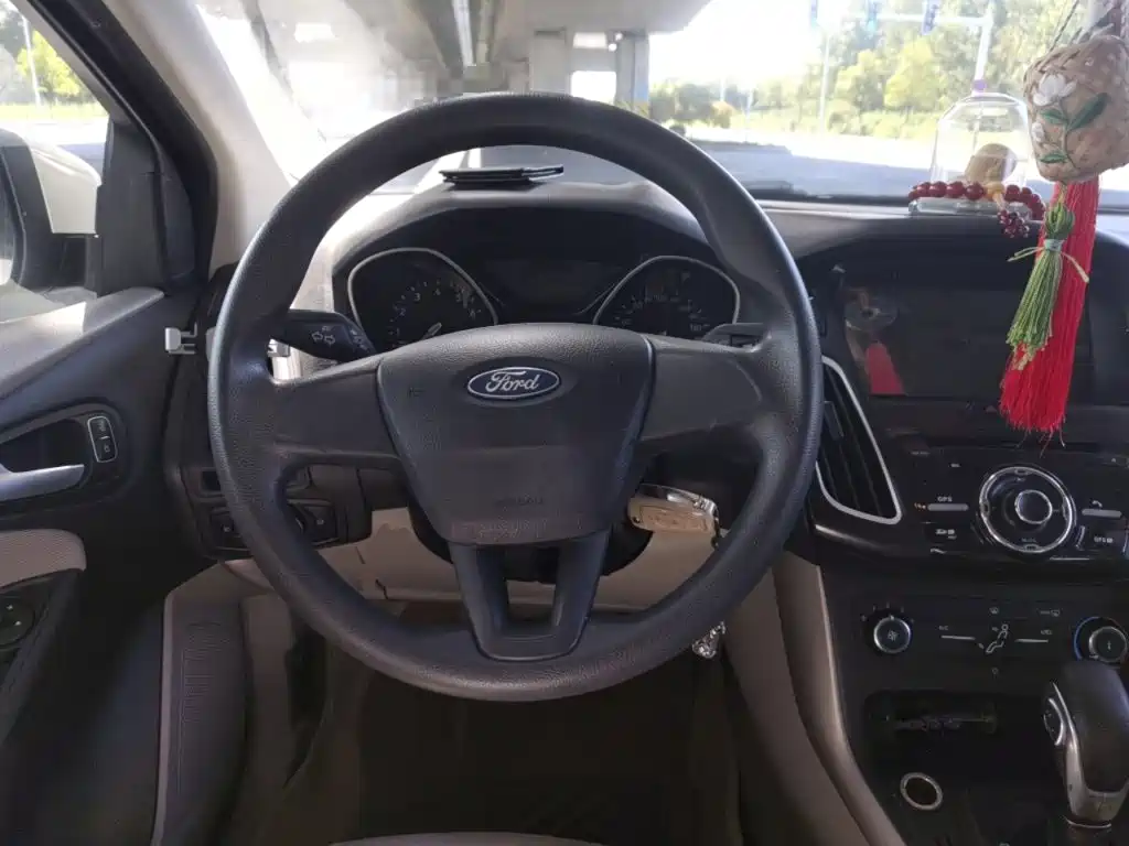 Ford Focus — миниатюра 6