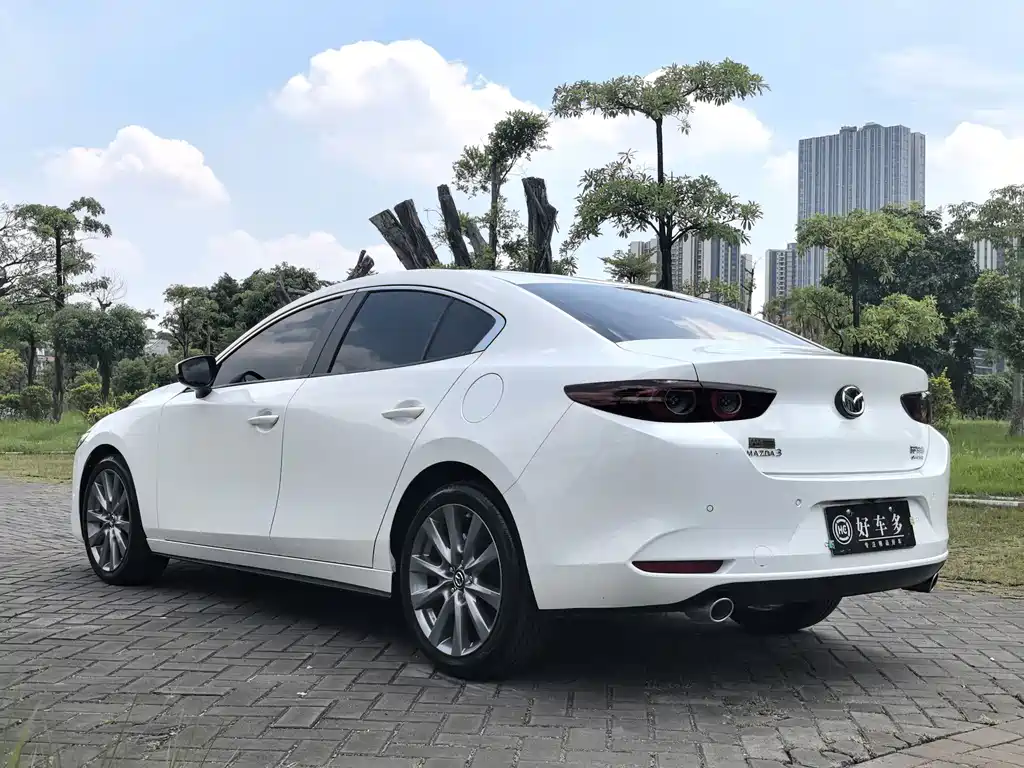 Mazda 3 Axela 2.0L Auto Quality Shine Edition, фото 7