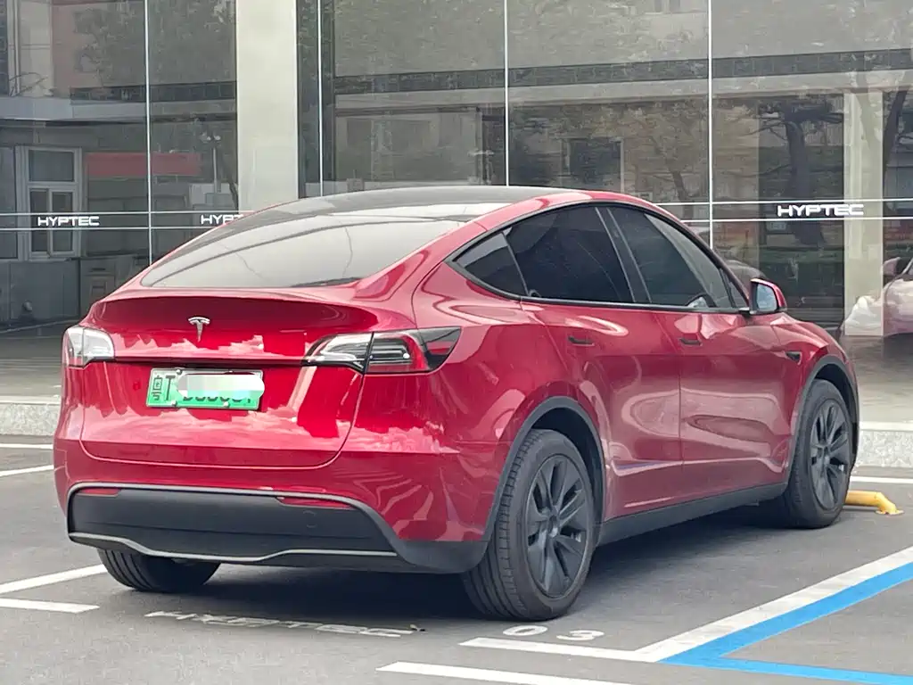 TESLA MODEL Y