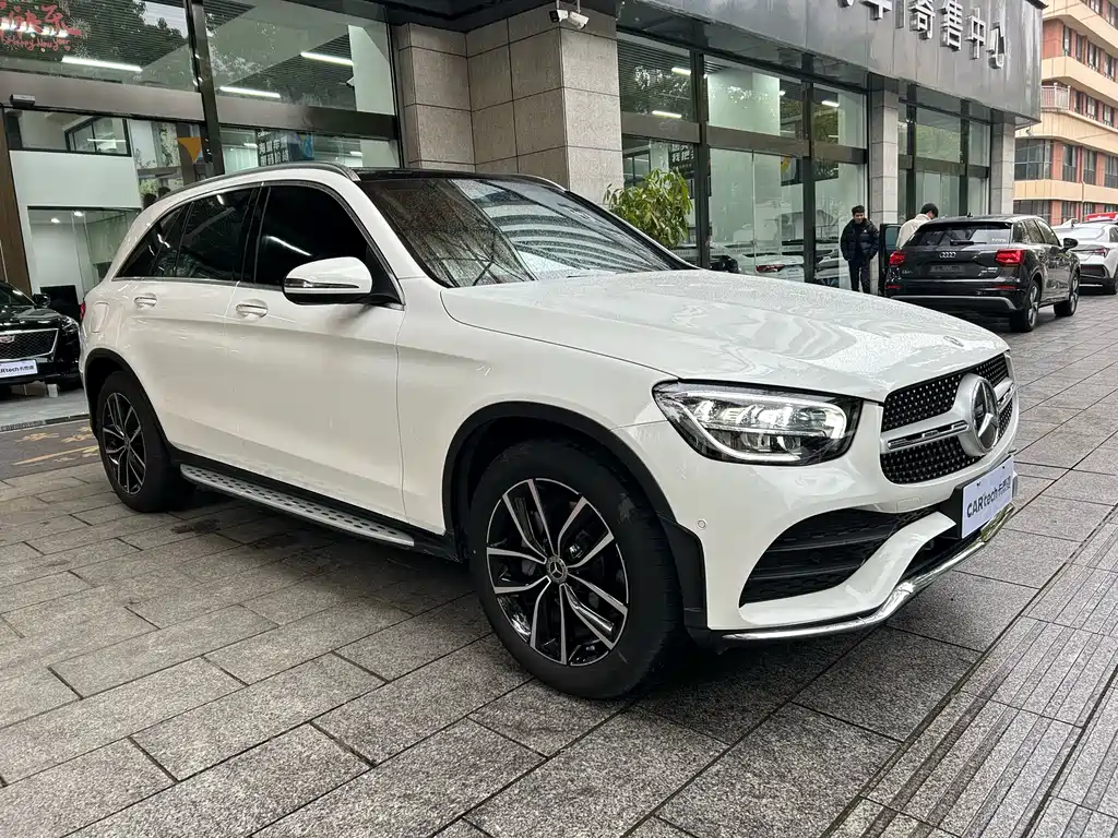 MERCEDES-BENZ GLC