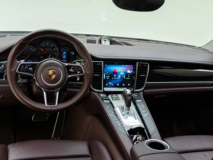 Porsche Panamera — миниатюра 12