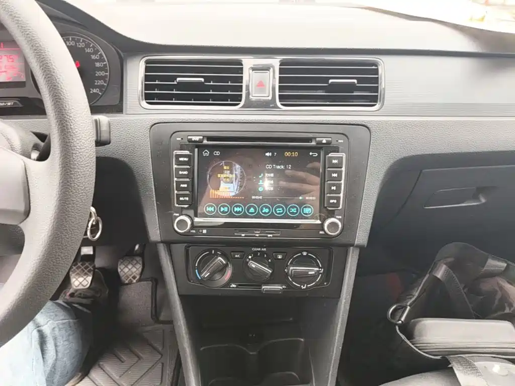 Volkswagen Santana — миниатюра 13