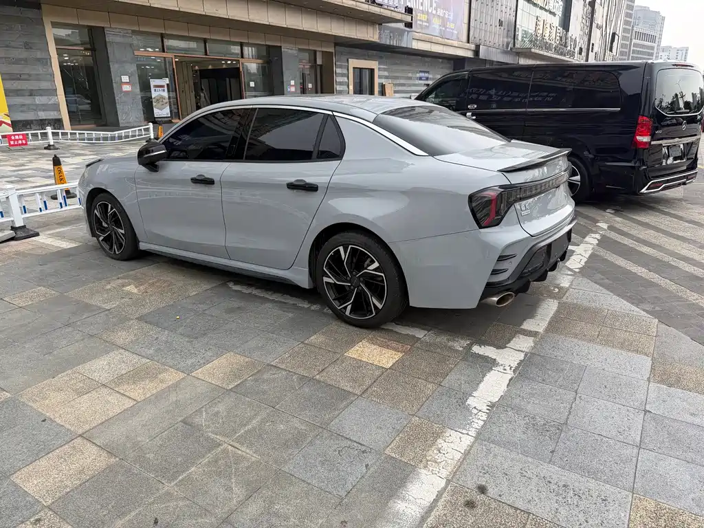 Lynk & Co 03 — миниатюра 15