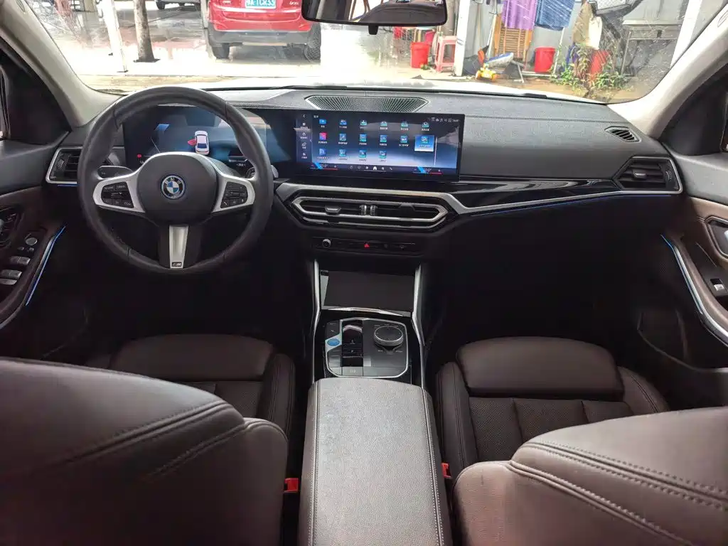 BMW i3 — миниатюра 13