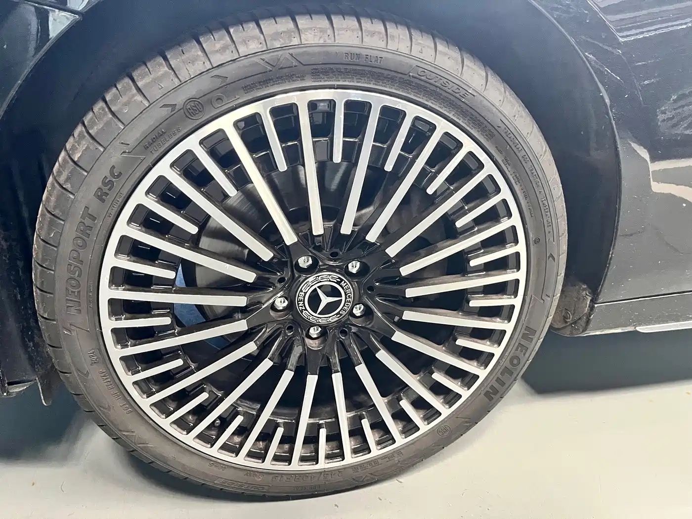 Mercedes-Benz E-Class id 4622557 из Китая 7