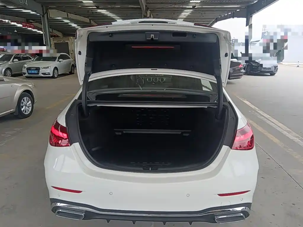 Mercedes-Benz C-Class — миниатюра 19