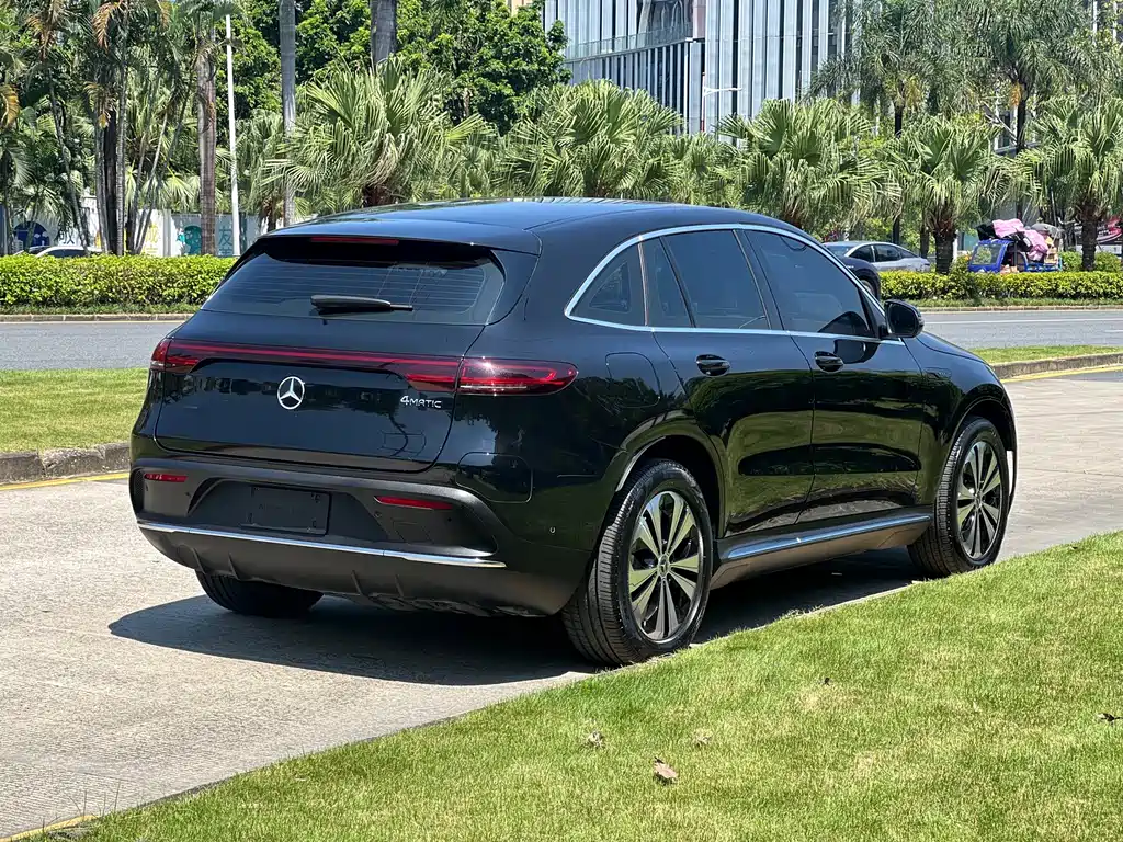 Mercedes-Benz EQC — миниатюра 4