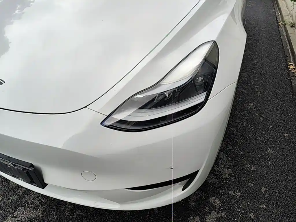 Tesla Model Y — миниатюра 24