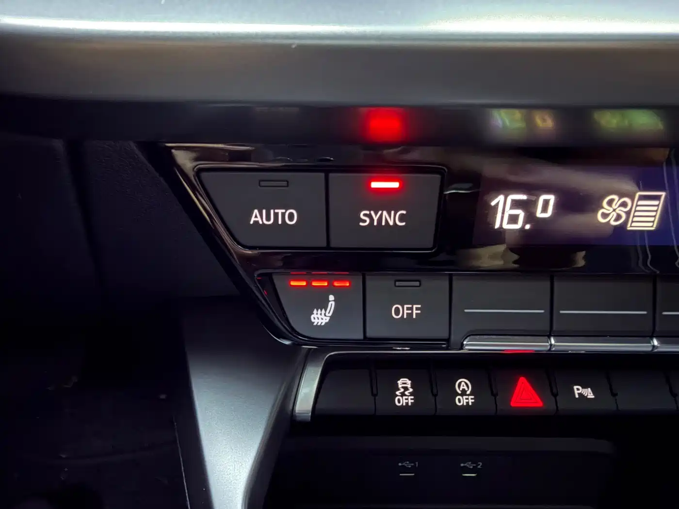 Audi A3 2023 Зеленый из Китая, фото 4