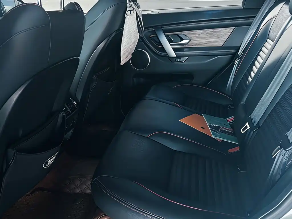 LAND ROVER DISCOVER SPORTS