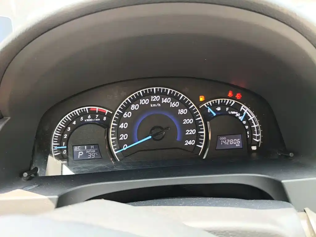 Toyota Camry — миниатюра 12
