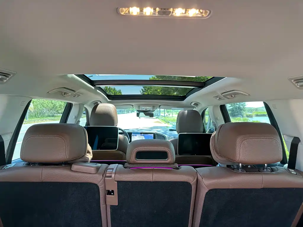 Mercedes-Benz GLS — миниатюра 19