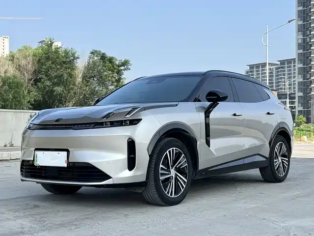 2025 Lynk & Co 08
