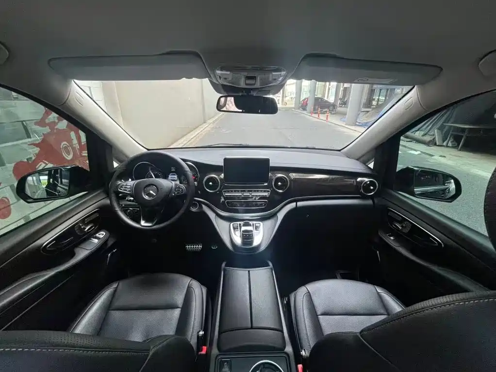 Mercedes-Benz V-Class — миниатюра 11