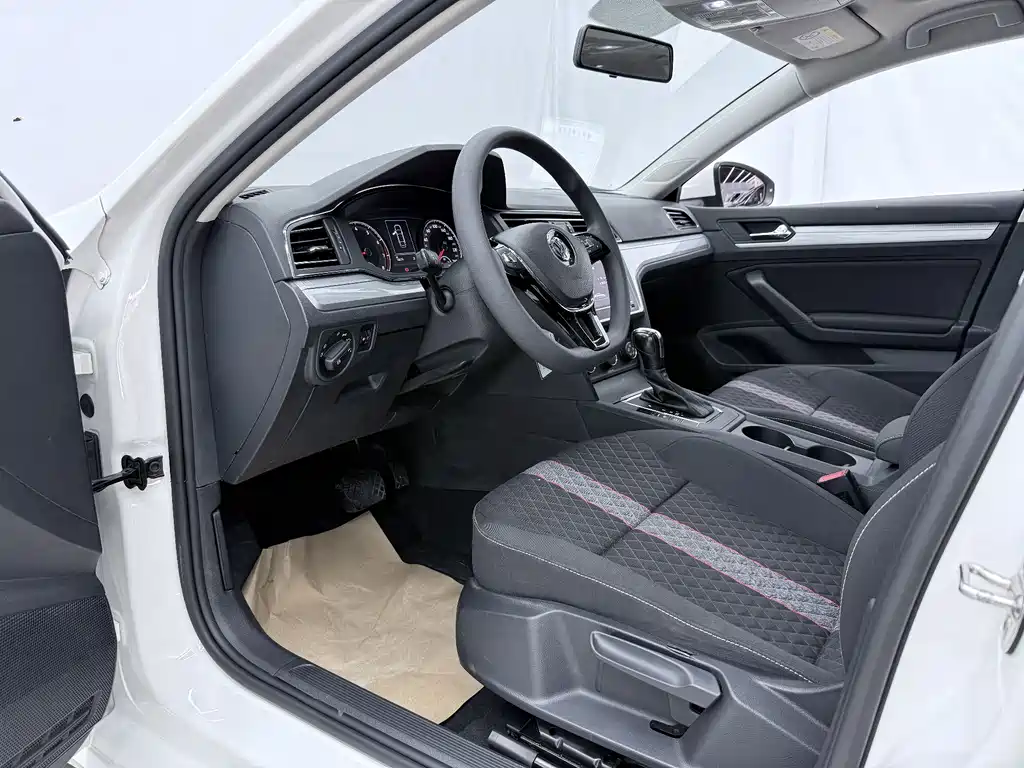 Volkswagen Lamando — миниатюра 4