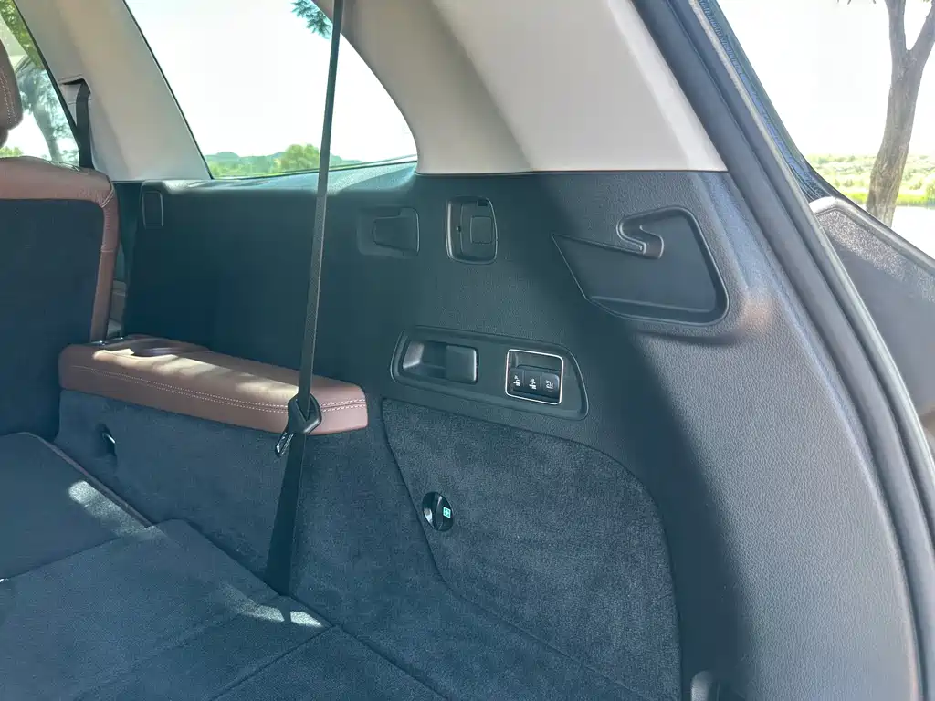 Mercedes-Benz GLS — миниатюра 17