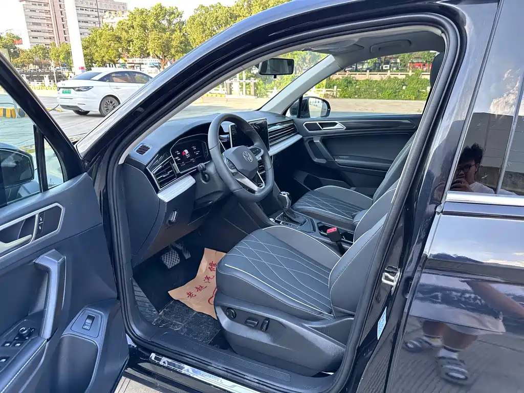Volkswagen Tiguan L — миниатюра 4