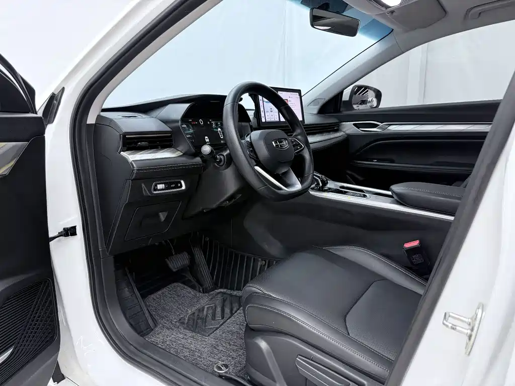 Geely L HiP — миниатюра 4