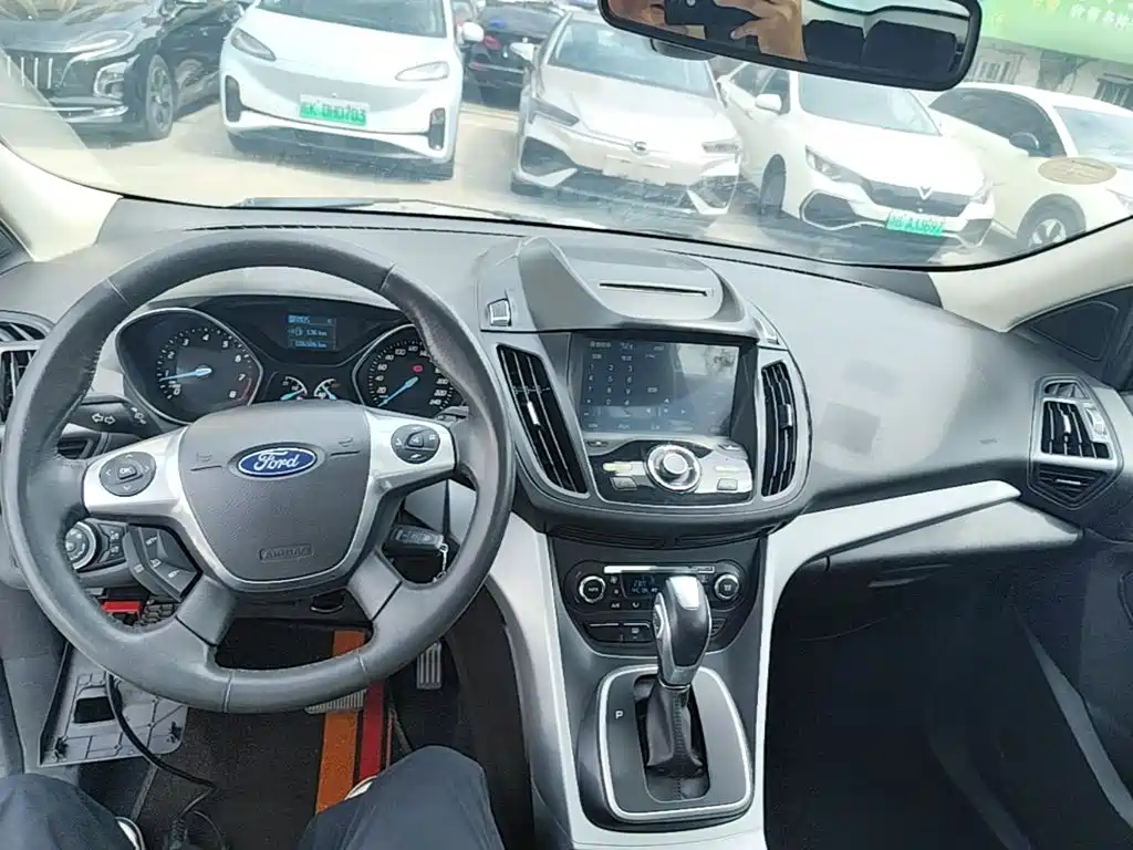 Ford Kuga — миниатюра 10