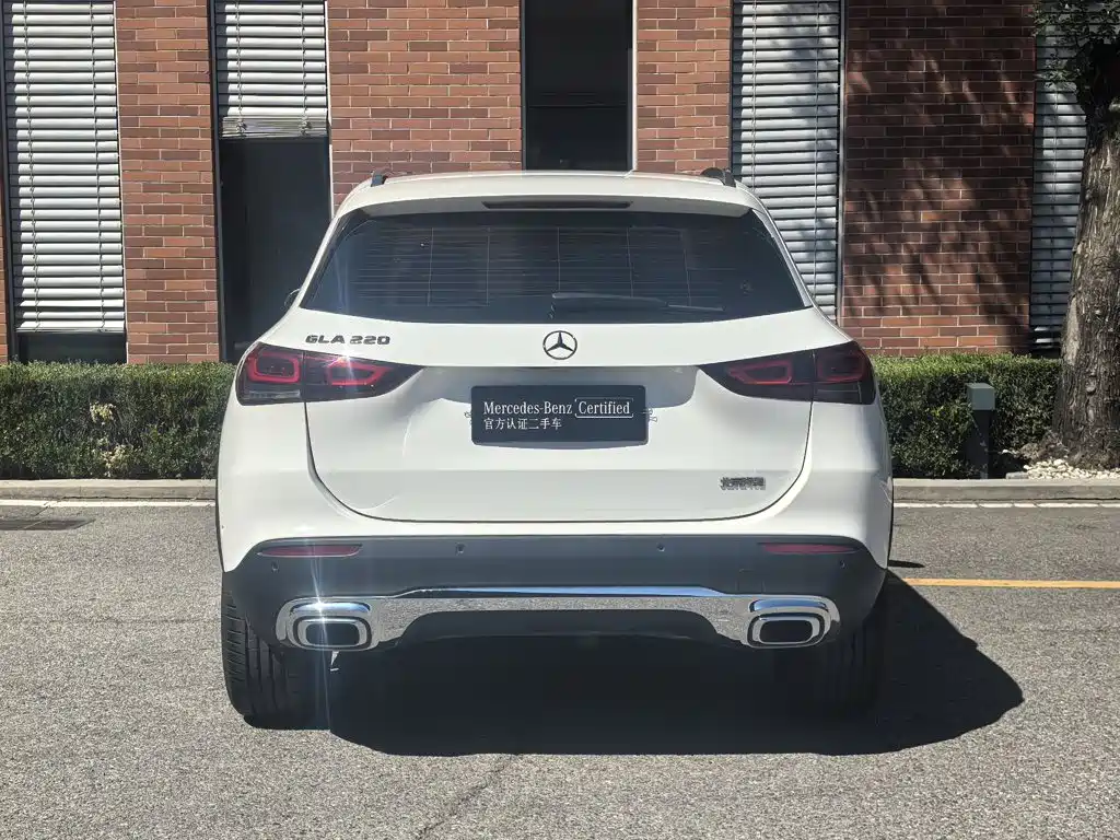 Mercedes-Benz GLA — миниатюра 12