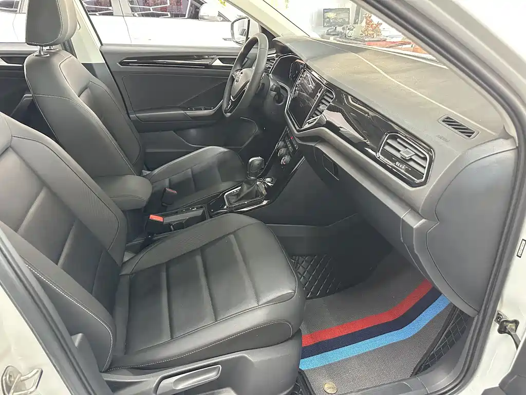 Volkswagen T-Roc — миниатюра 7