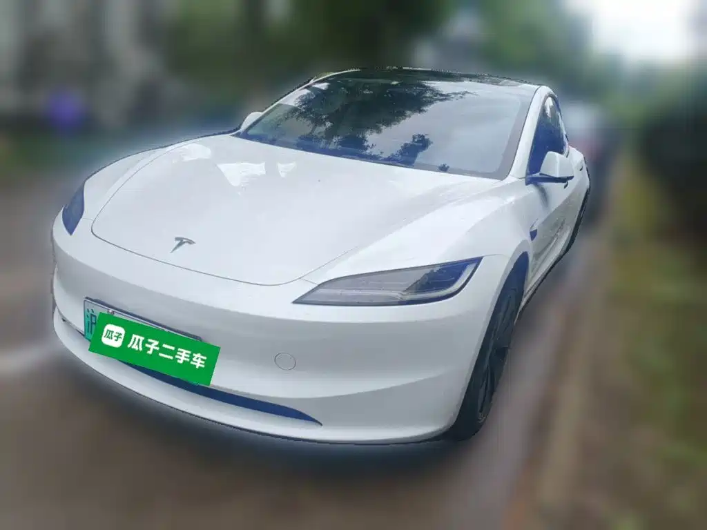 Tesla Model 3 — миниатюра 2