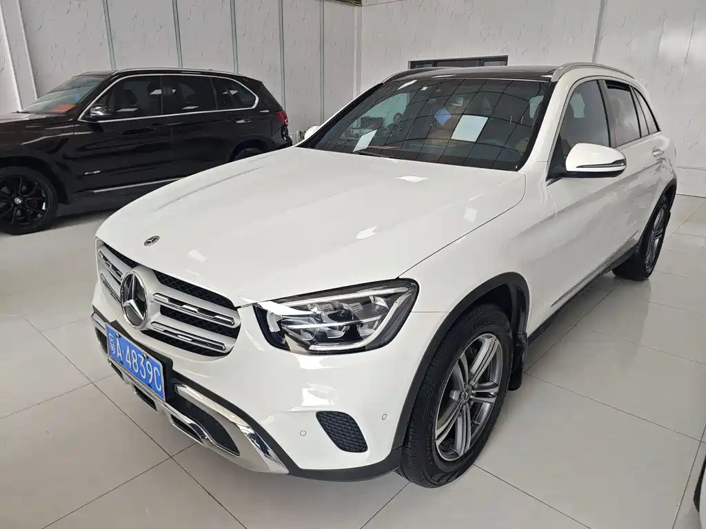 MERCEDES-BENZ GLC