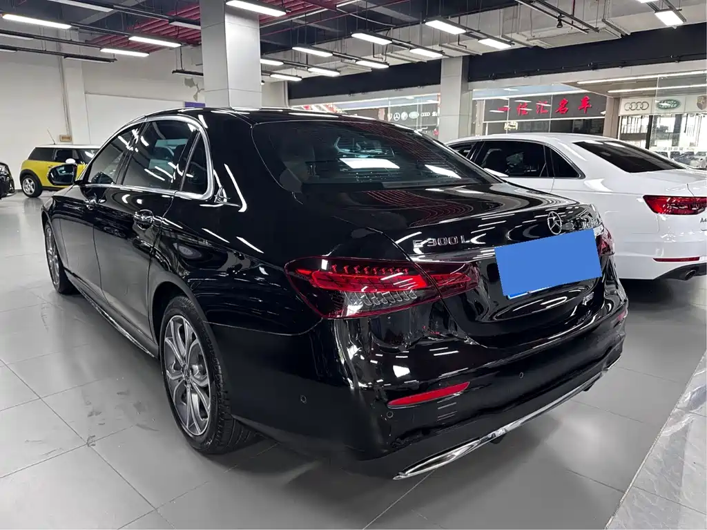 Mercedes-Benz E-Class — миниатюра 15