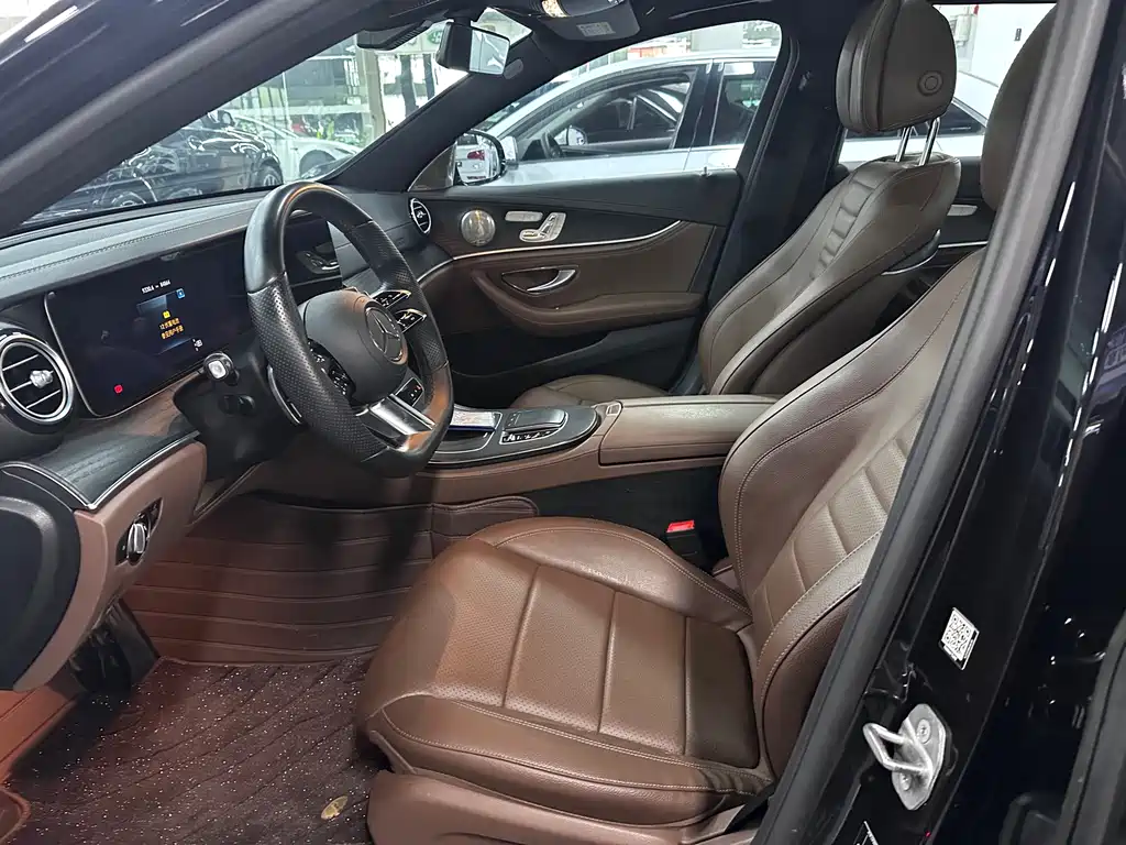 Mercedes-Benz E-Class — миниатюра 5