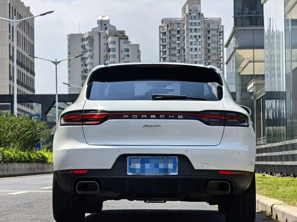 Porsche Macan — миниатюра 5