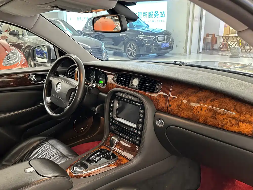 Jaguar XJ — миниатюра 14