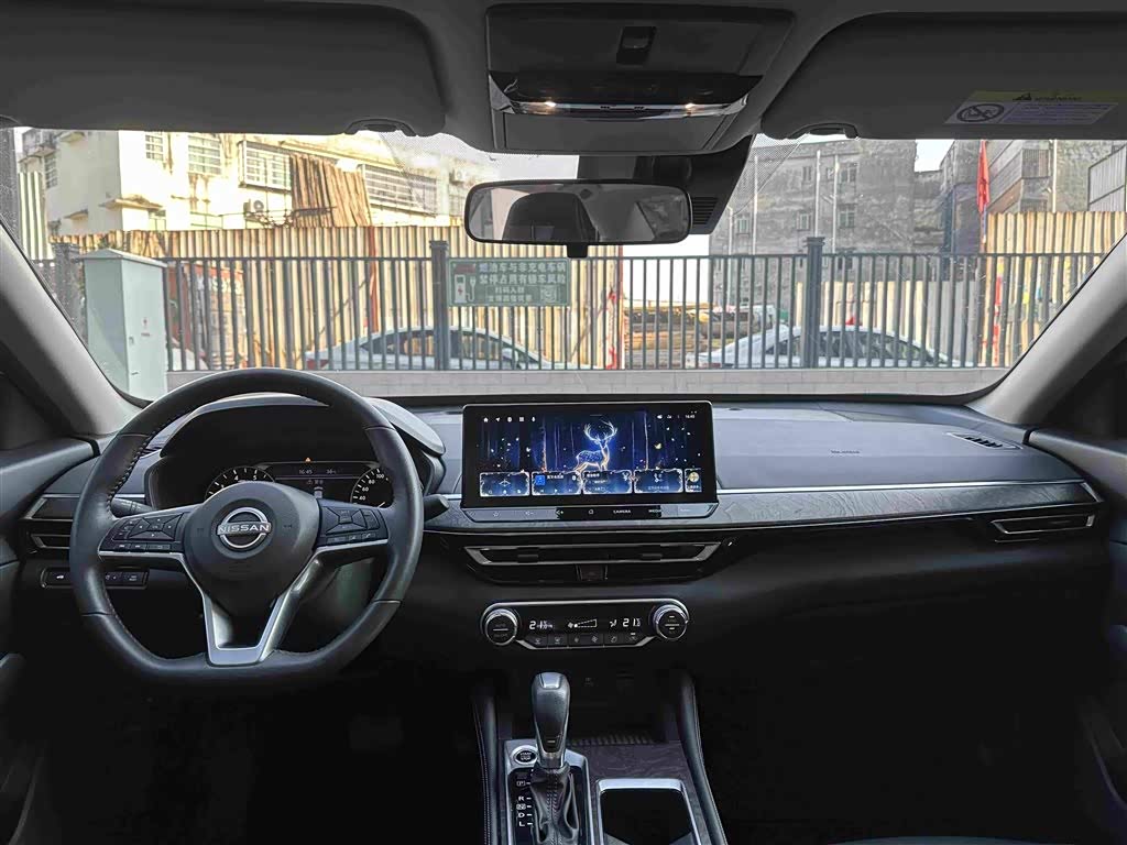 Nissan Teana 2.0 л 2024 г. Серебристо-серый, пробег 11000 км