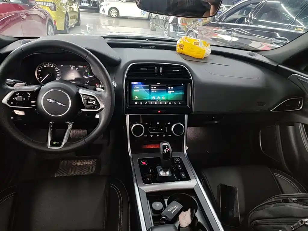 Jaguar XEL — миниатюра 14