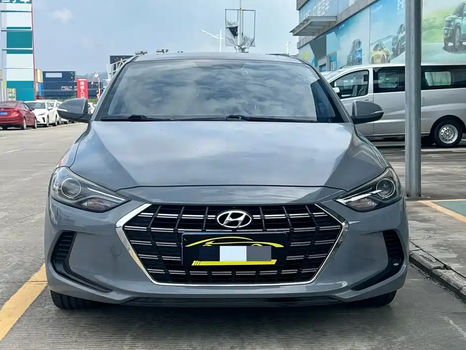 Hyundai Elantra — миниатюра 2