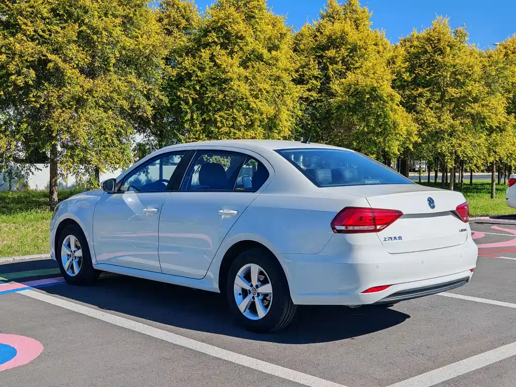 Volkswagen Lavida — миниатюра 4