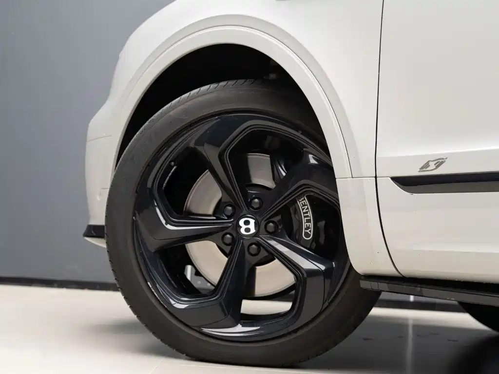 Bentley Bentayga — миниатюра 6