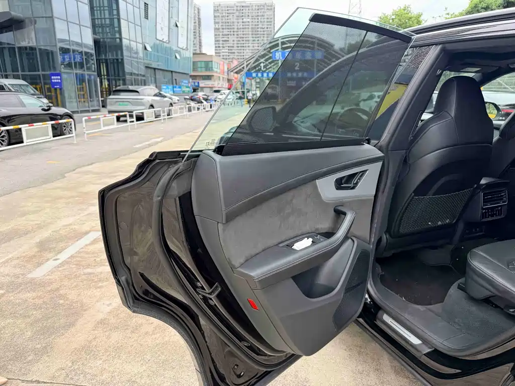 Audi Q8 — миниатюра 12