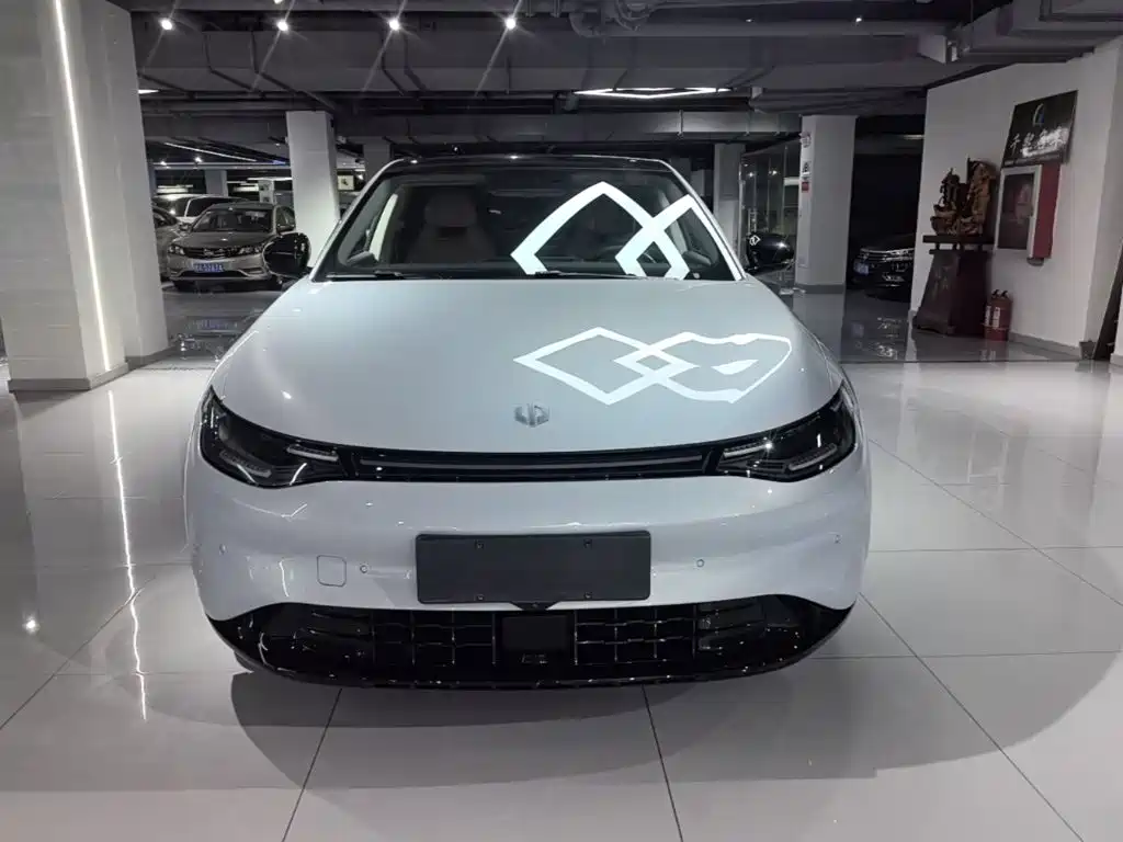 Leapmotor Leapmotor C01 — миниатюра 3
