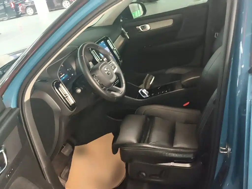 Volvo XC40 — миниатюра 15